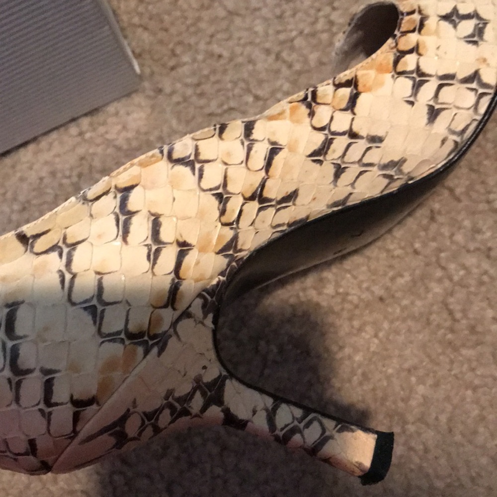 Heels - Picture 2 of 5